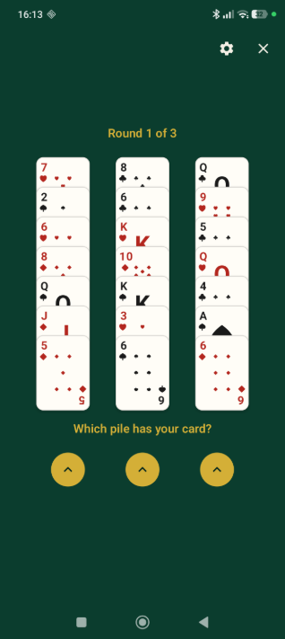 Mind Reader app screenshot showing Round 1 of 3 with three card piles to choose from